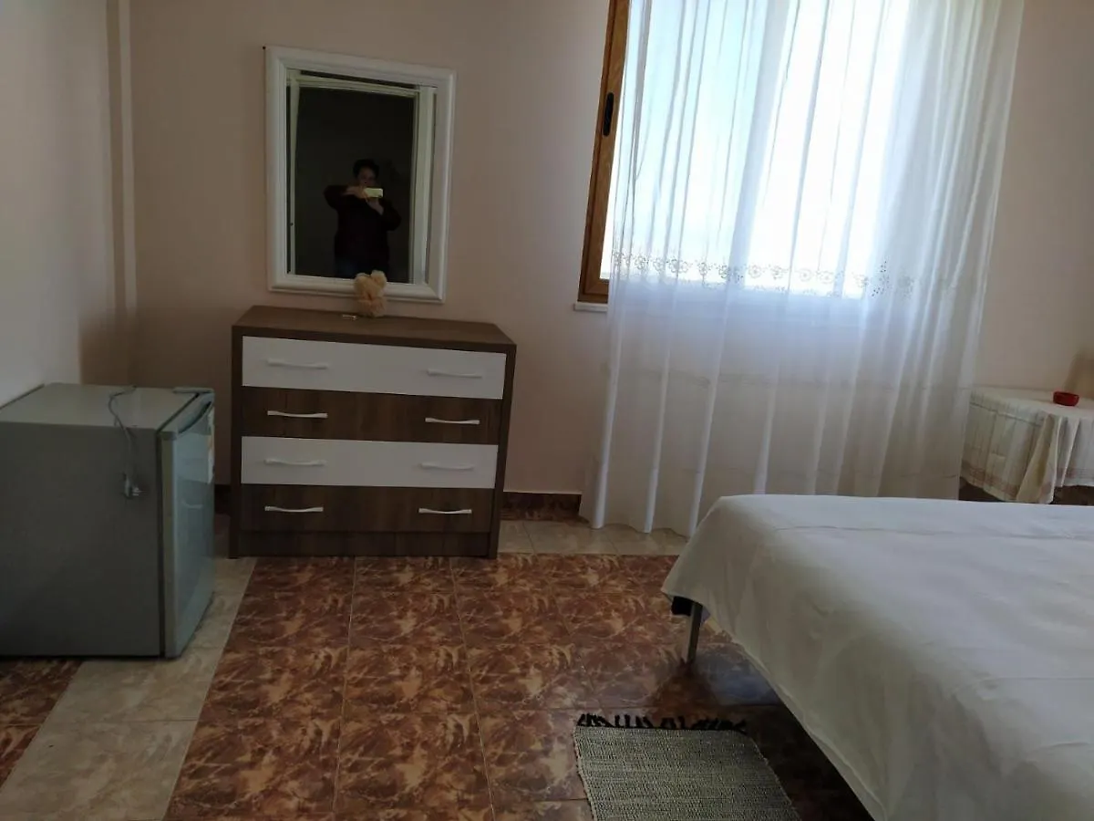 Jozi Kaiser Apartment 1 Durrës
