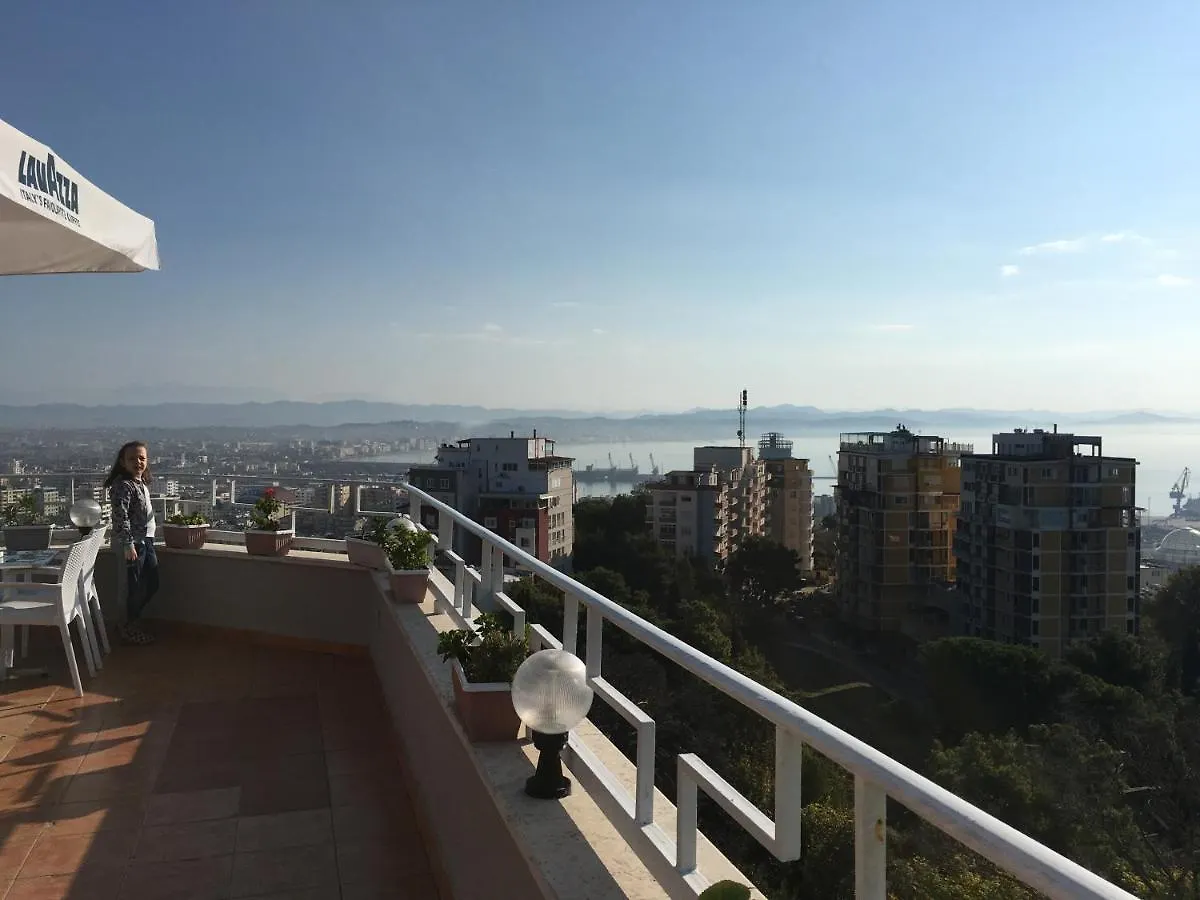 Jozi Kaiser Apartment 1 Durrës