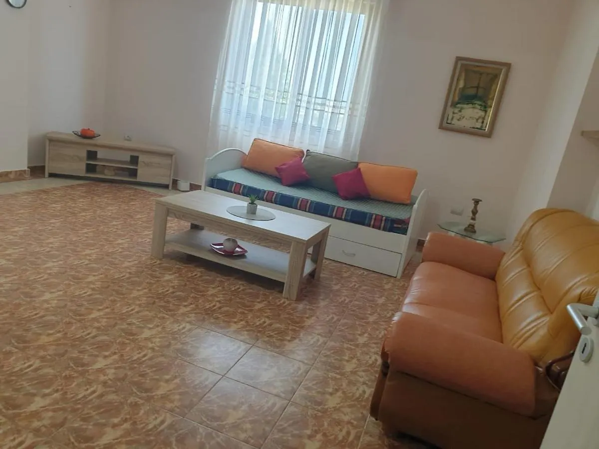 Jozi Kaiser Apartment 1 Durrës